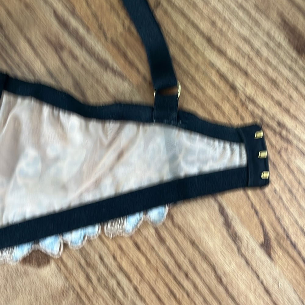 VS Leopard Print Floral Lace Unlined Bra - Picture 8 of 9